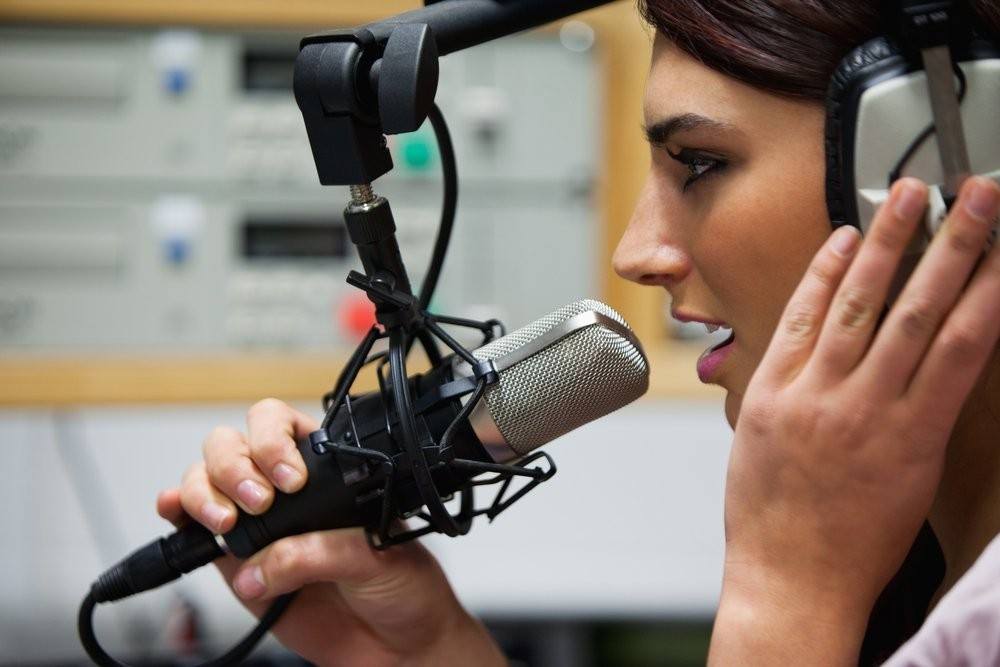 7 Top Tips For Effective eLearning Voice Overs - eLearning Industry thumbnail